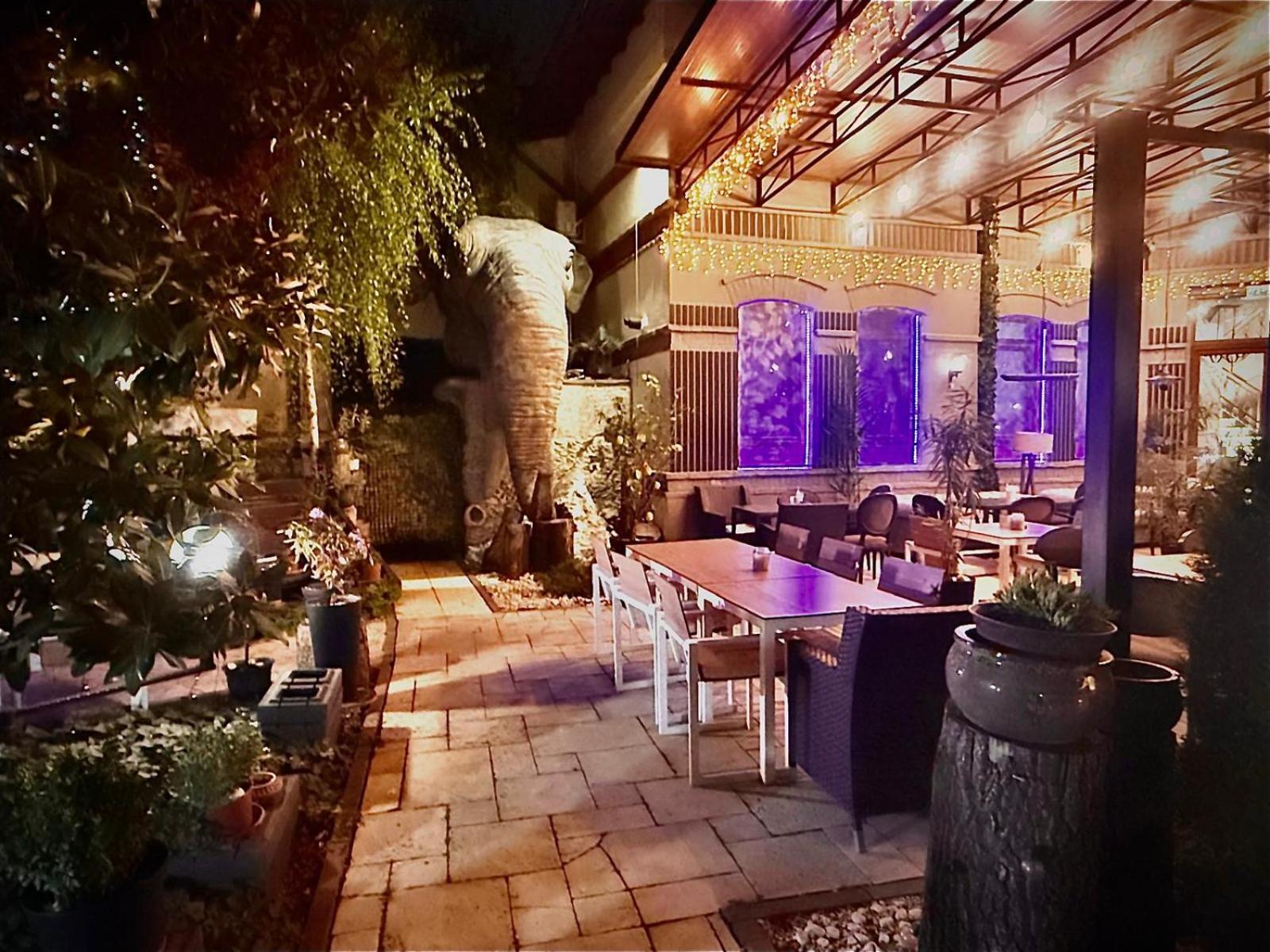 Hotel 5 Continents Craiova Exterior photo